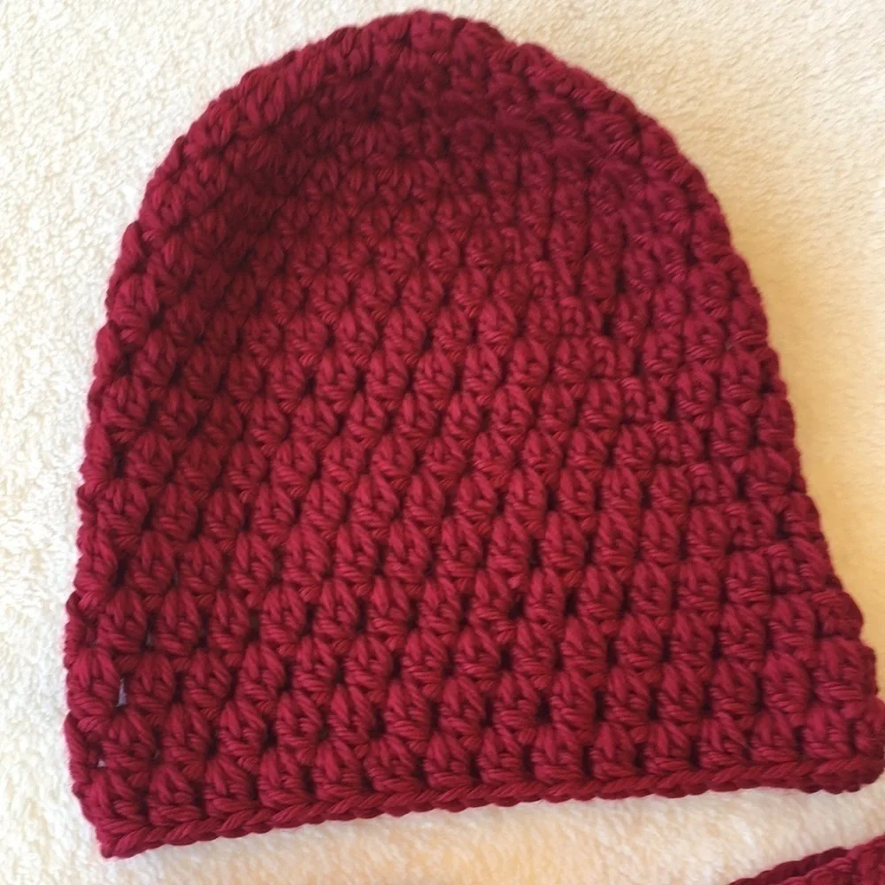 HANDMADE INFINITY SCARF AND BEANIE HAT NWT